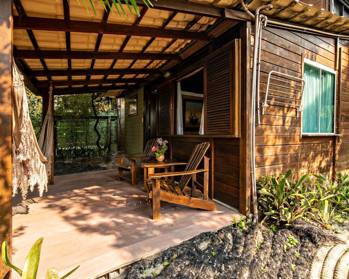 Grajagan Surf Resort Ilha do Mel Phòng bức ảnh