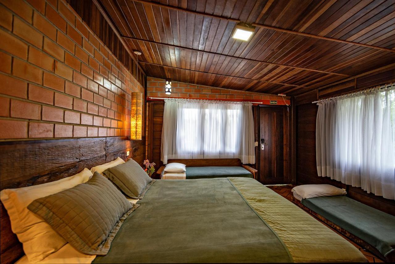 Grajagan Surf Resort Ilha do Mel Phòng bức ảnh