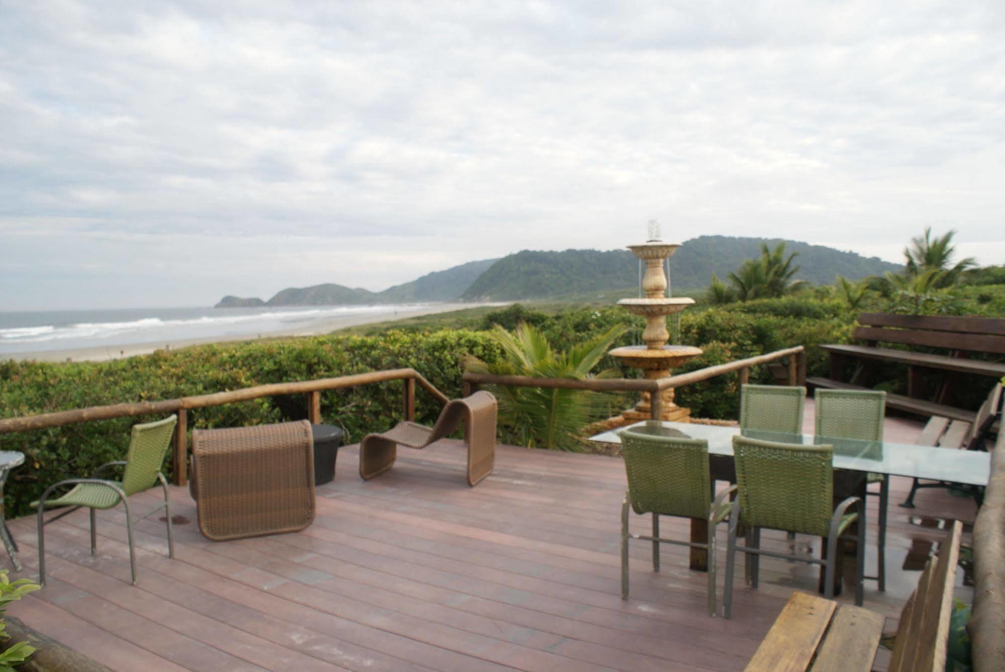 Grajagan Surf Resort Ilha do Mel Ngoại thất bức ảnh